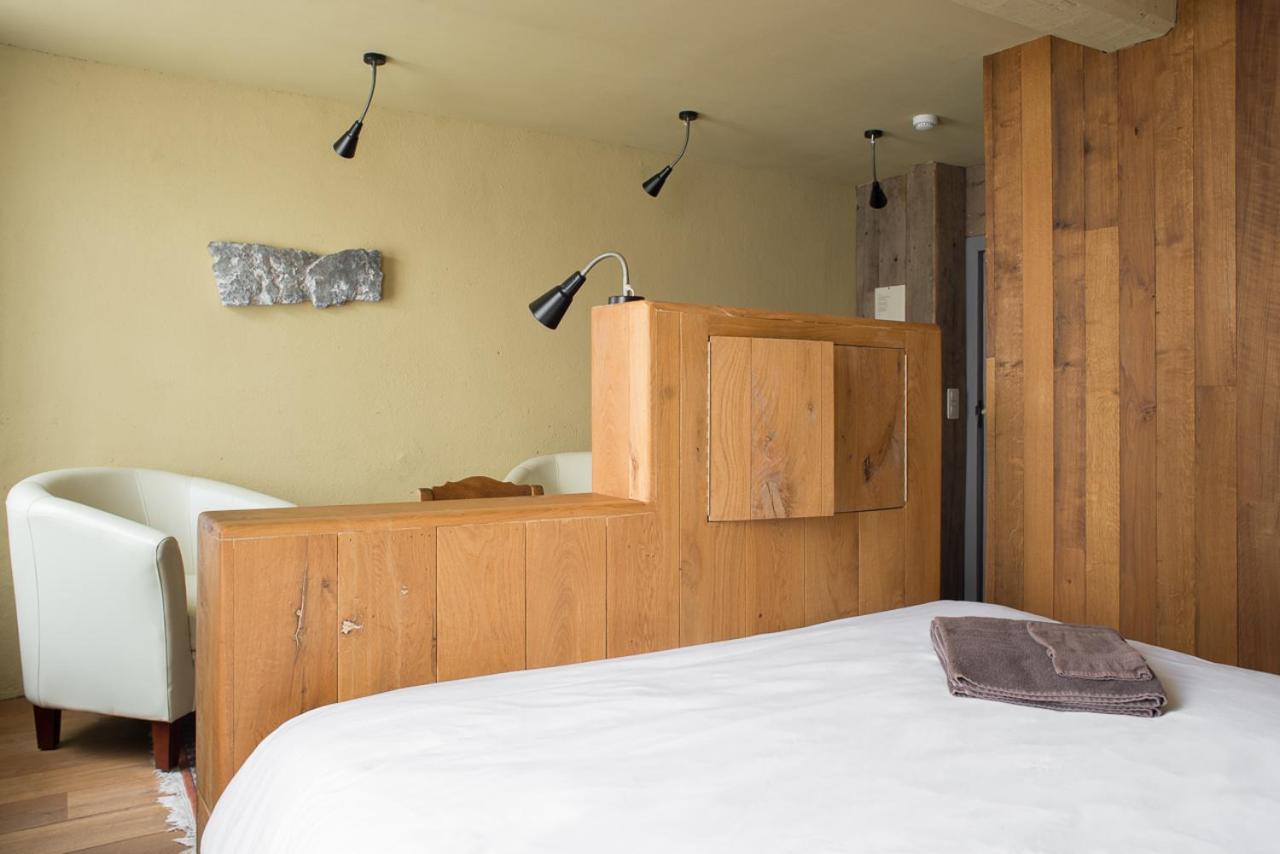 Poeziehotel Surplace - 15 Min Van Pairi Daiza & Industriezone Ghislenghien Bever エクステリア 写真