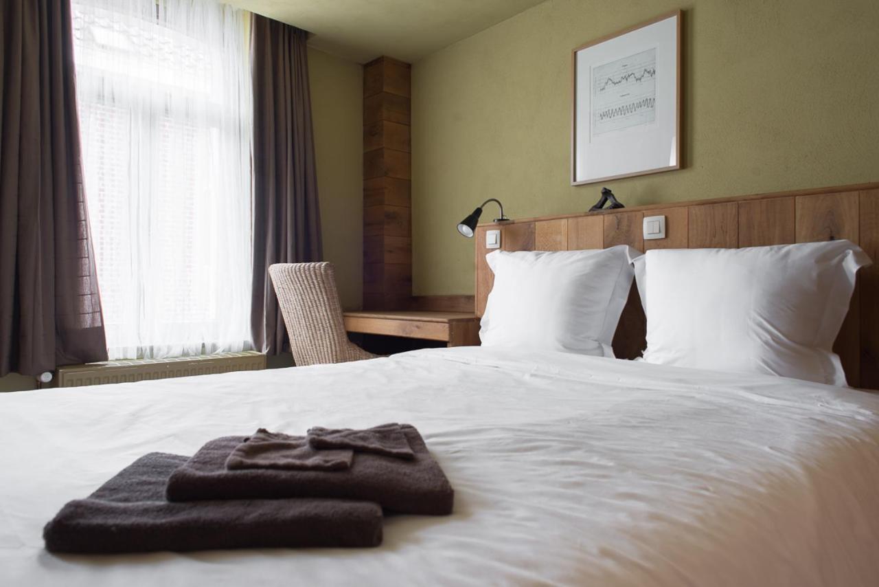 Poeziehotel Surplace - 15 Min Van Pairi Daiza & Industriezone Ghislenghien Bever エクステリア 写真