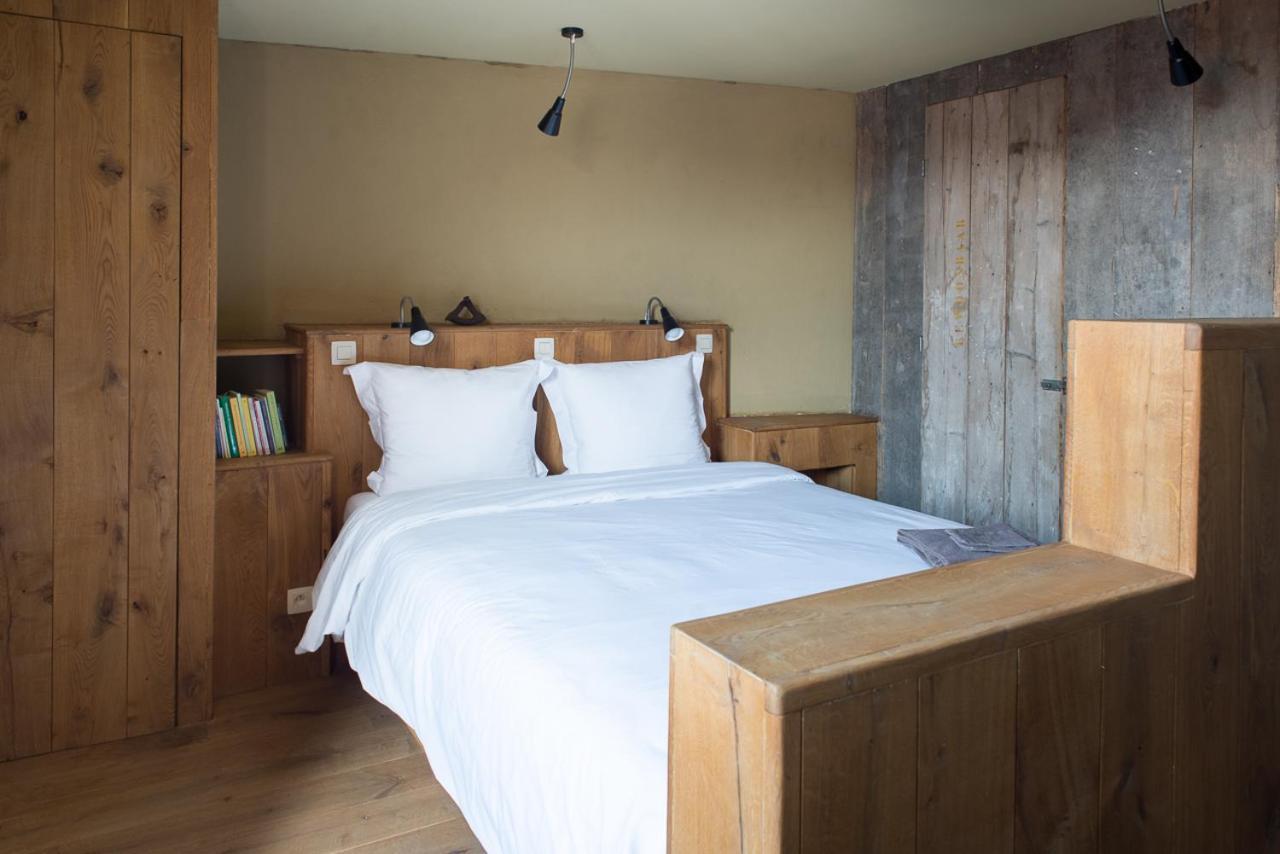 Poeziehotel Surplace - 15 Min Van Pairi Daiza & Industriezone Ghislenghien Bever エクステリア 写真